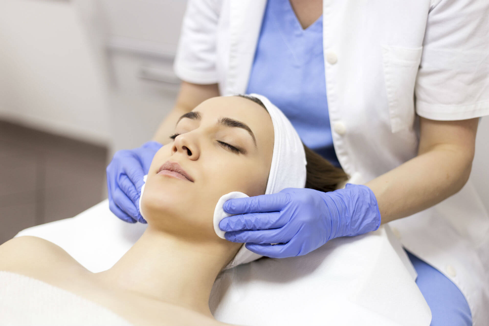 Treat-Uneven-Skin-Tone-and-Rough-Skin-Texture Treat-Uneven-Skin-Tone-and-Rough-Skin-Texture