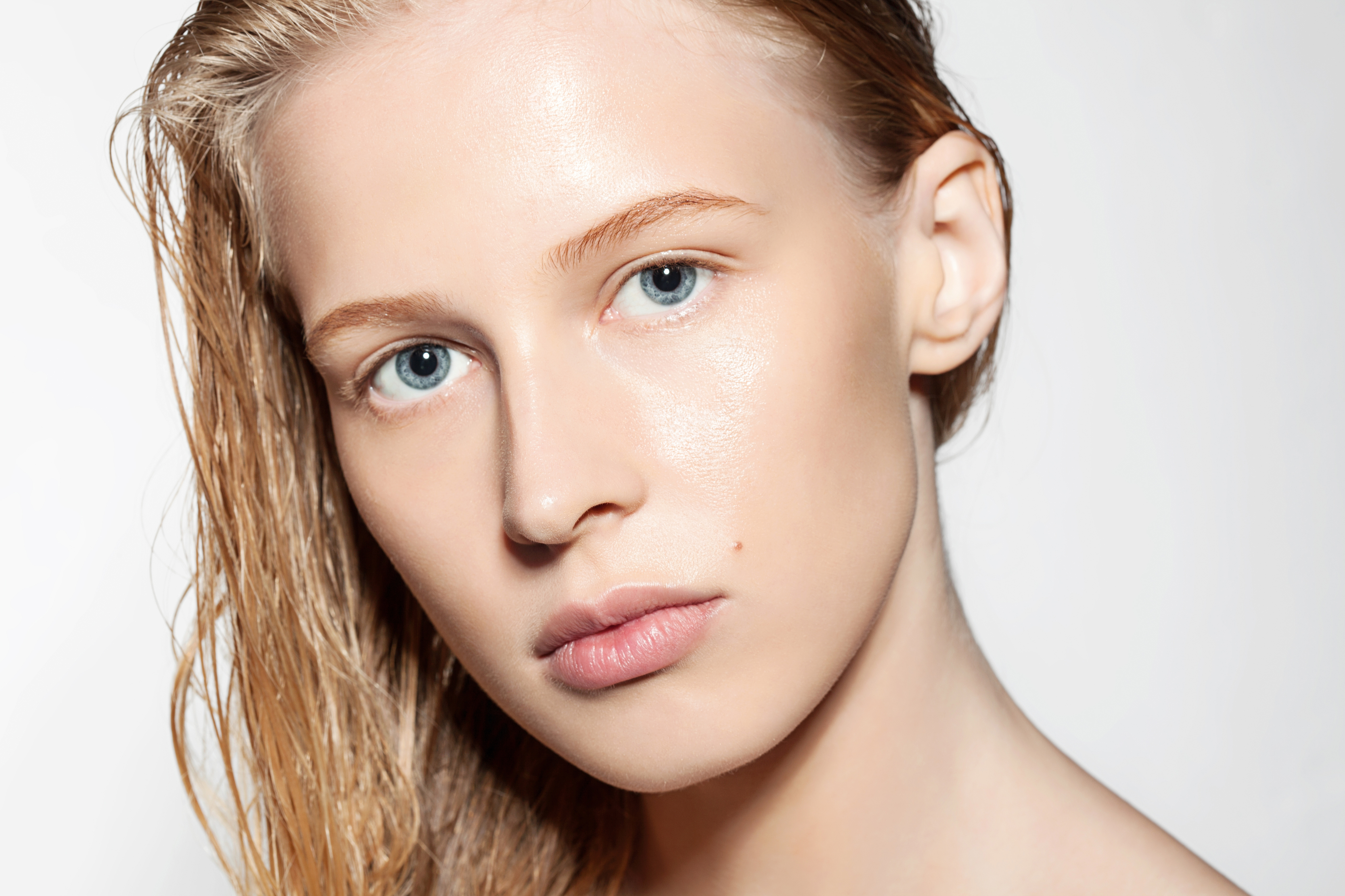Pills from acne restores beauty to the skin, and you are in a good mood Pills from acne restores beauty to the skin, and you are in a good mood