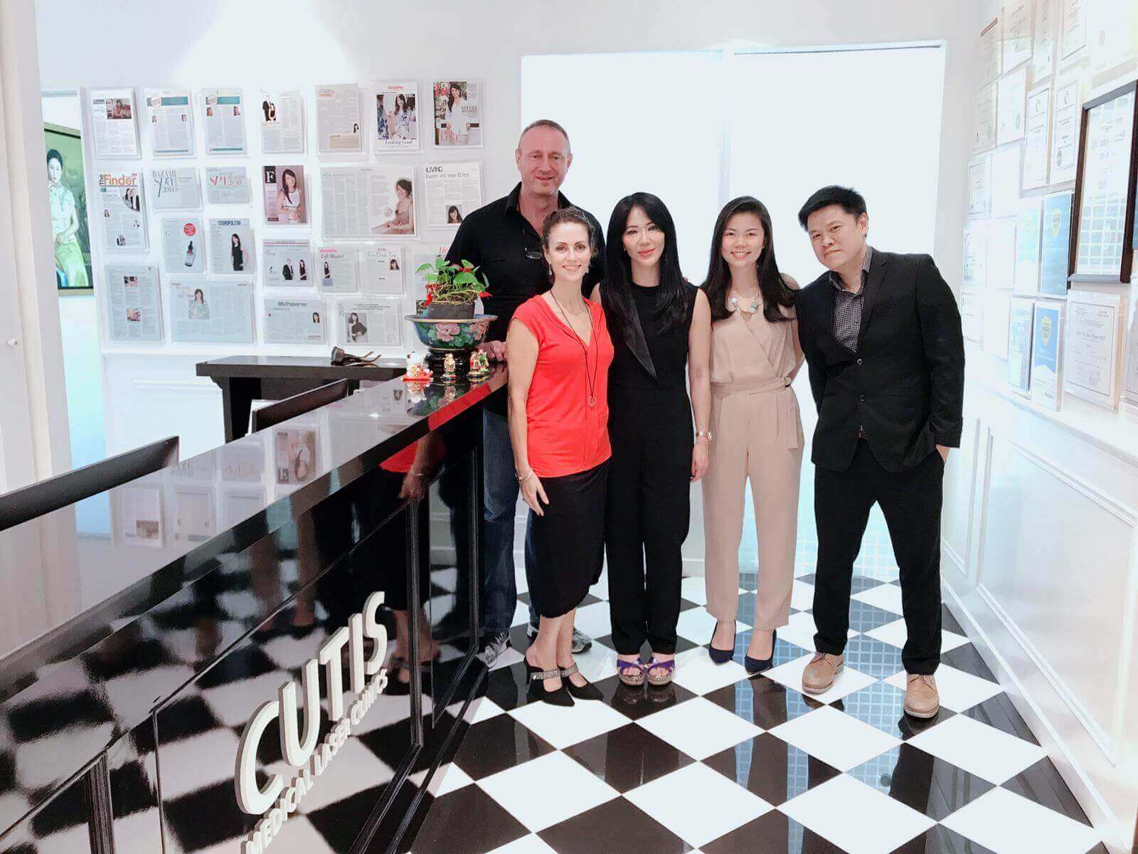 CoolSculpting-Traning-Centre-of-Excellence-Signing