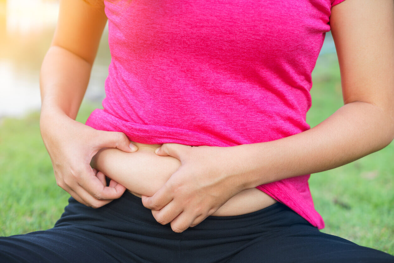 Belly Fat in Women: What Causes it and How Can You Trim It?