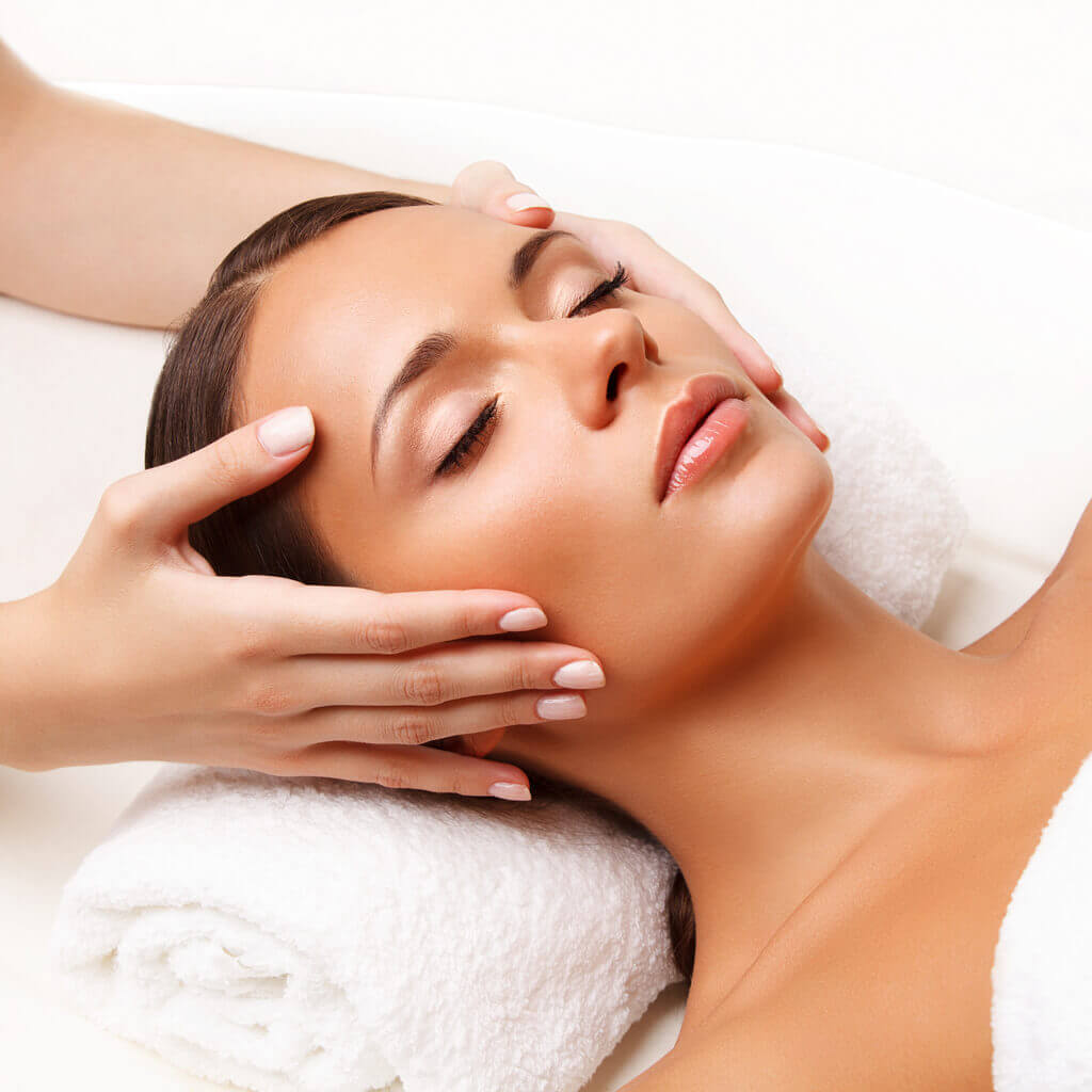 Remove Acne and Rejuvenate Your Skin with Safe LED Skin Therapy Facials