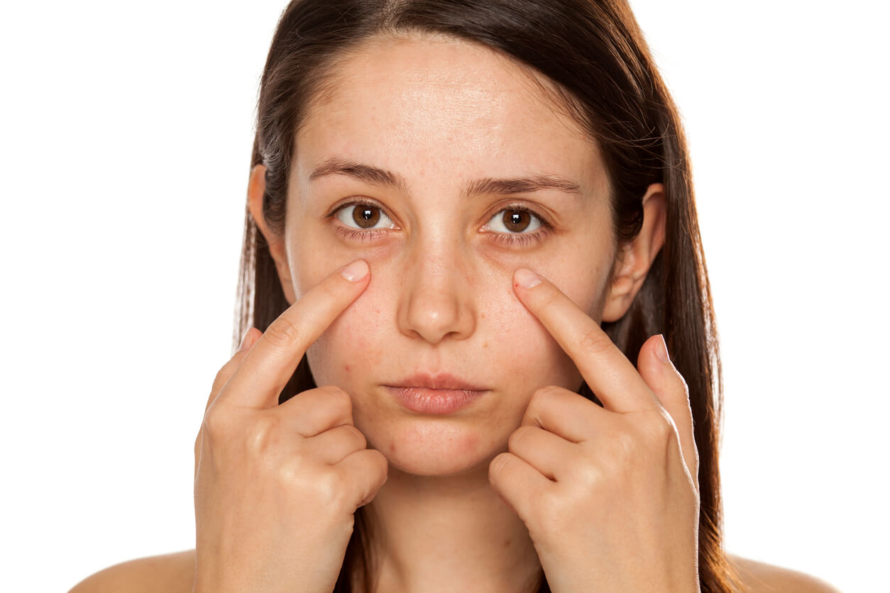 Skincare Habits That Can Age Your Eyes